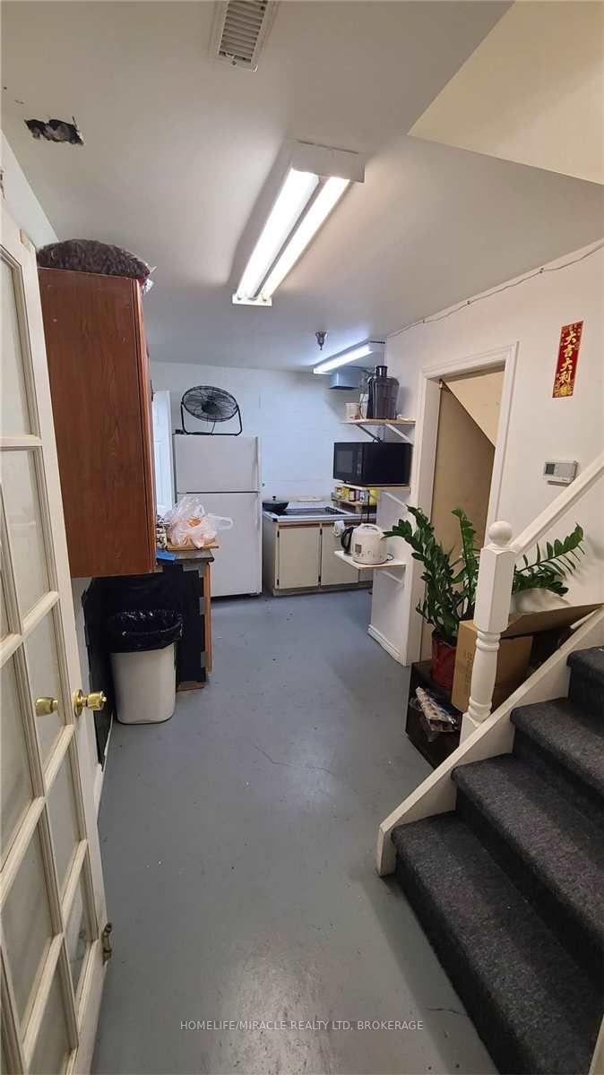 50 Weybright Crt, #42