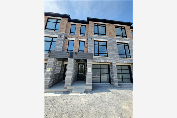 1438 Coral Springs Path, Oshawa