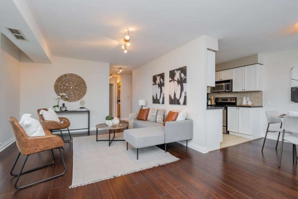 1863 Queen St E, Toronto