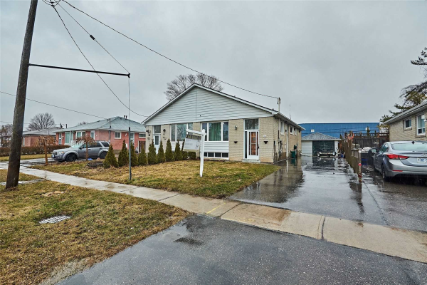 359 Rosedale Dr, Whitby