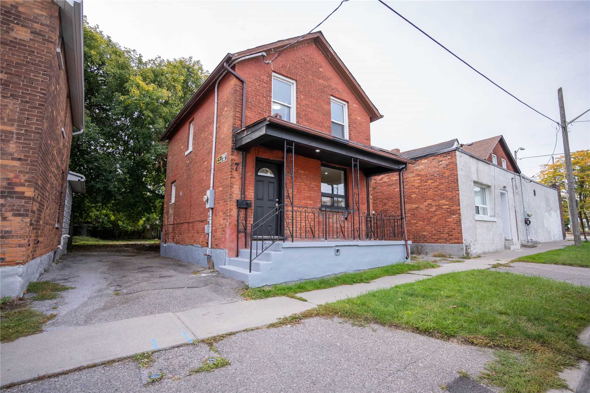 7 Maple St