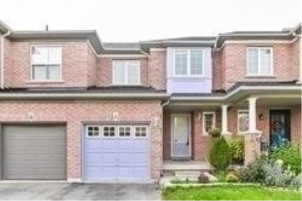 8 Oglevie Dr, Whitby