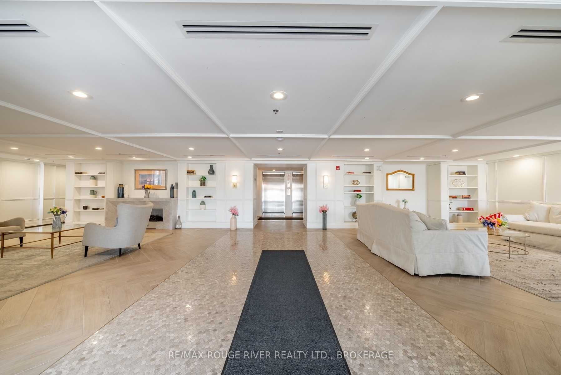 21 Brookhouse Dr, #209