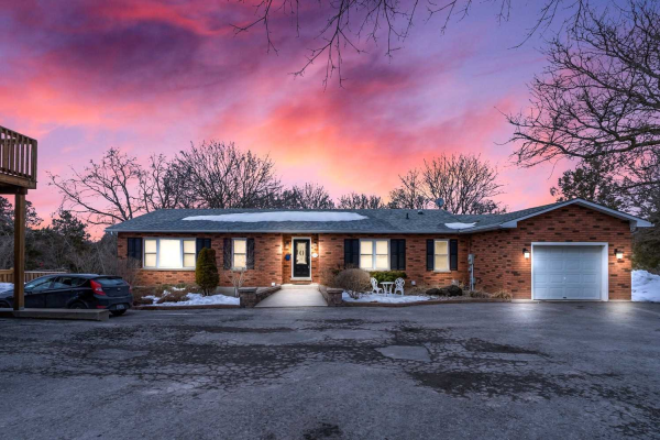 1584 Highway 2 Rd, Clarington