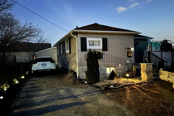 299 Seneca Ave, Oshawa