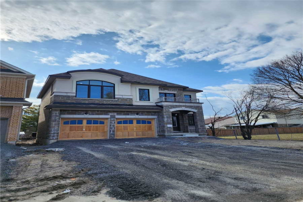 340 Fleetwood Blvd, Oshawa