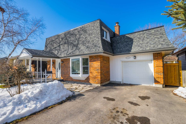 10 Bannerman Crt, Whitby