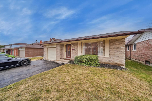 460 Tweedsmuir St, Oshawa