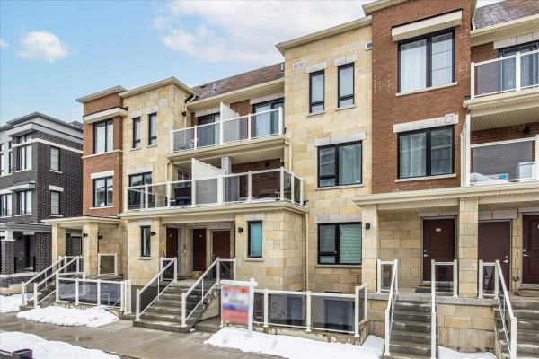 25A Lookout Dr, Clarington