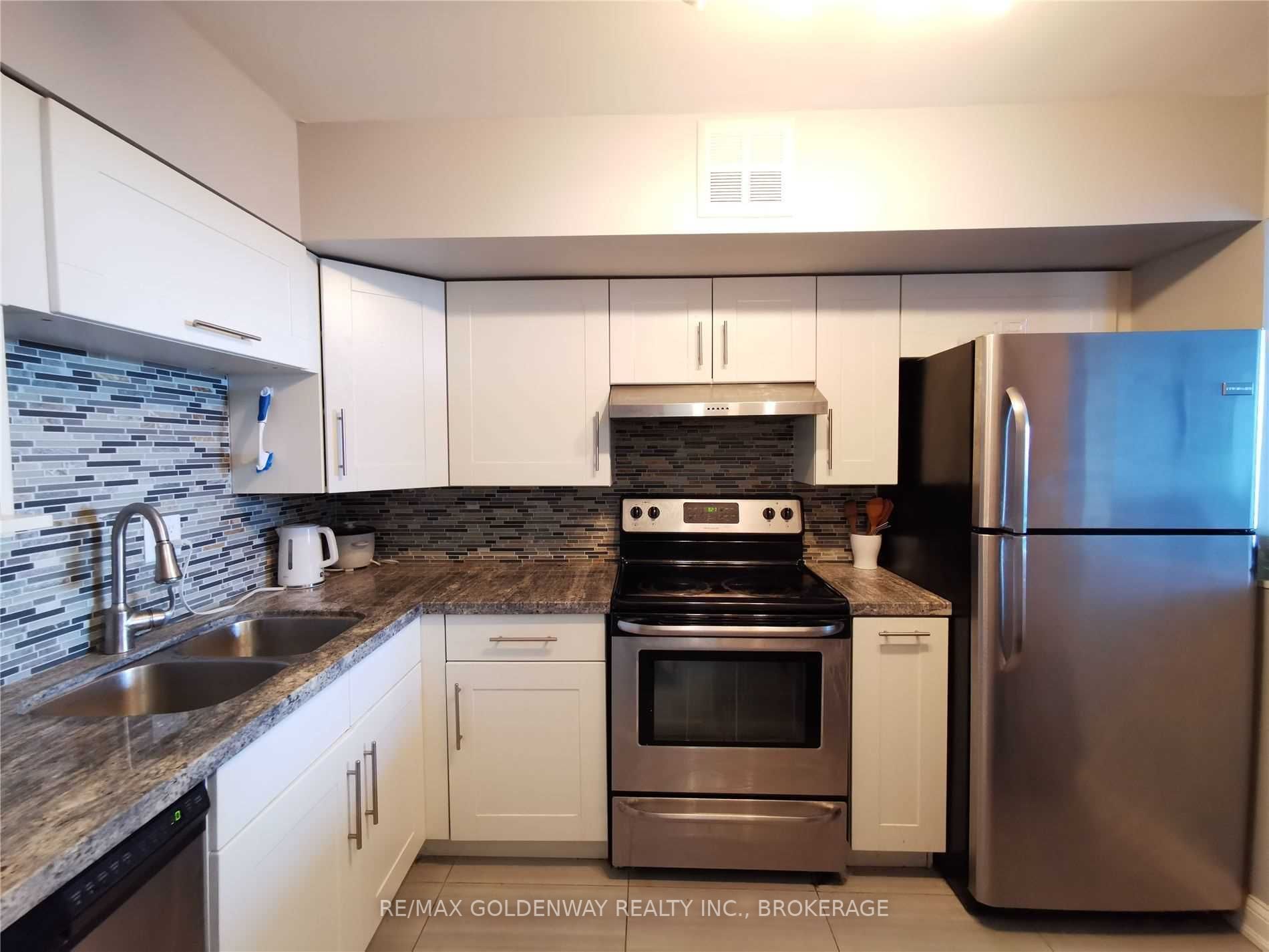 2 Westney Rd N, #1204