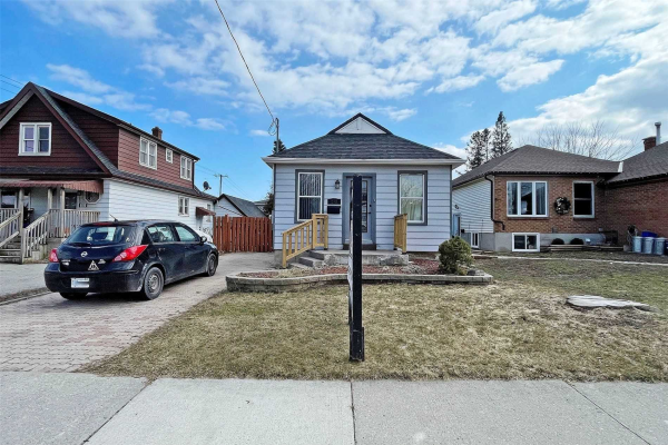 279 College Ave, Oshawa