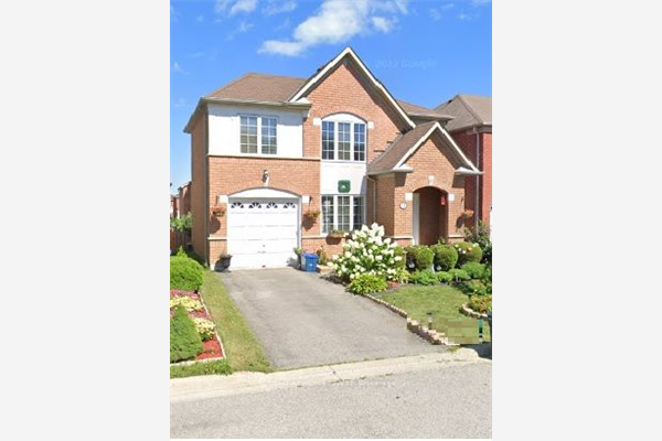 74 Mcsweeney Cres, Ajax