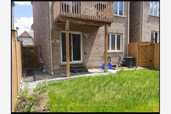 2214 Sunflower Rd, Pickering