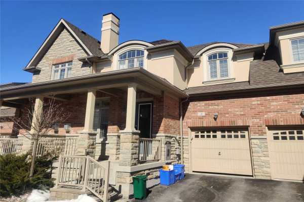 4 Grigglestone Lane, Ajax