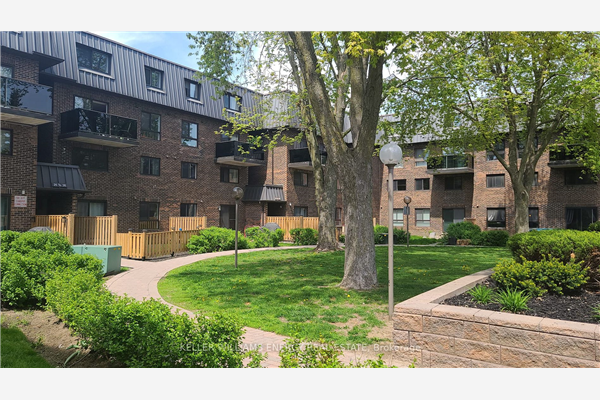 43 Taunton Rd E, Oshawa