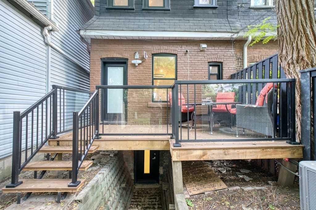 24 Erindale Ave