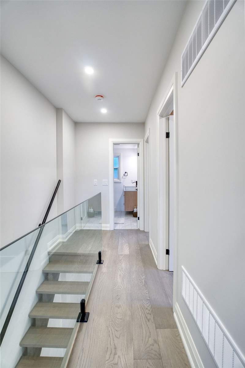 24 Erindale Ave