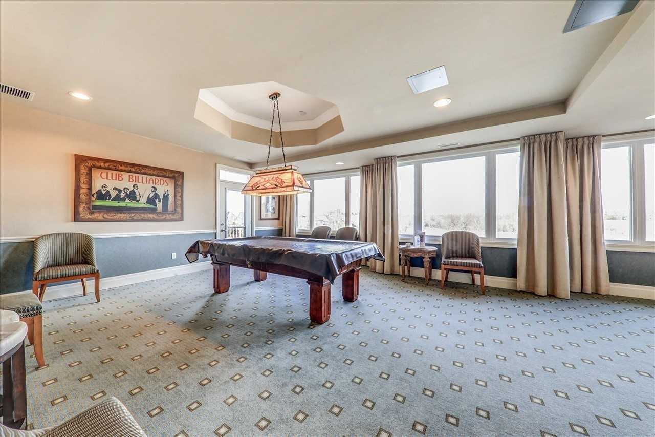 50 Lakebreeze Drive, #222