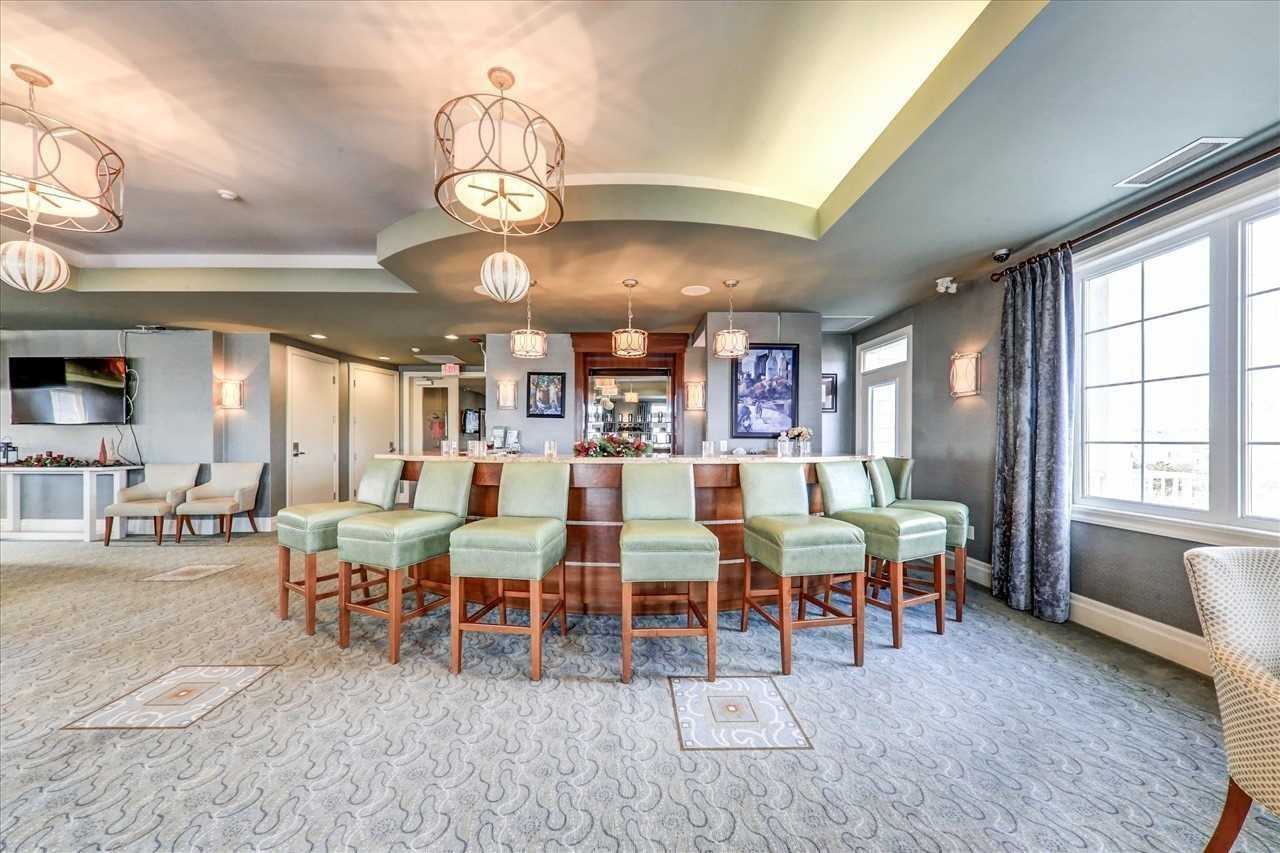 50 Lakebreeze Drive, #222