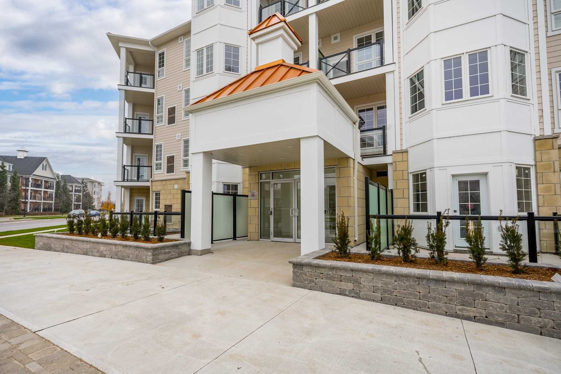 50 Lakebreeze Drive, #222