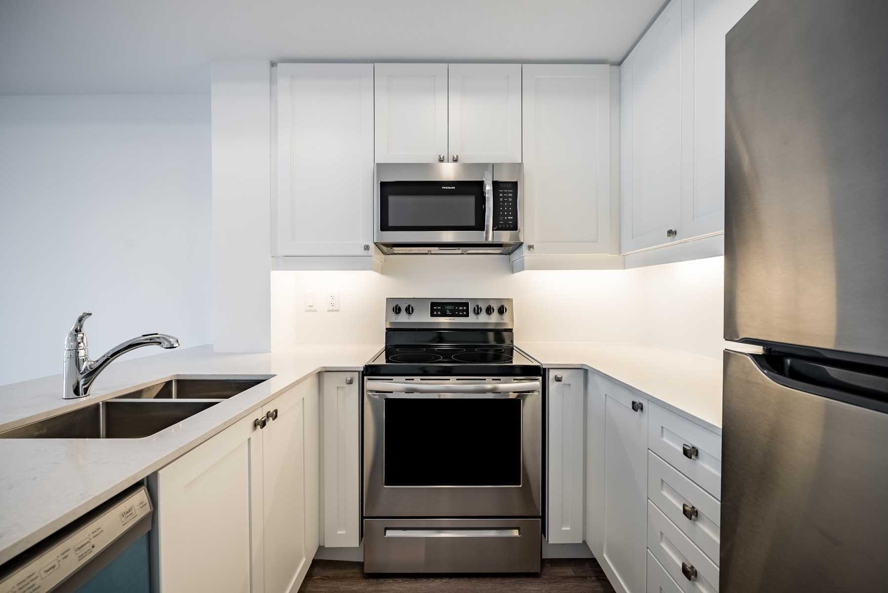 50 Lakebreeze Drive, #222