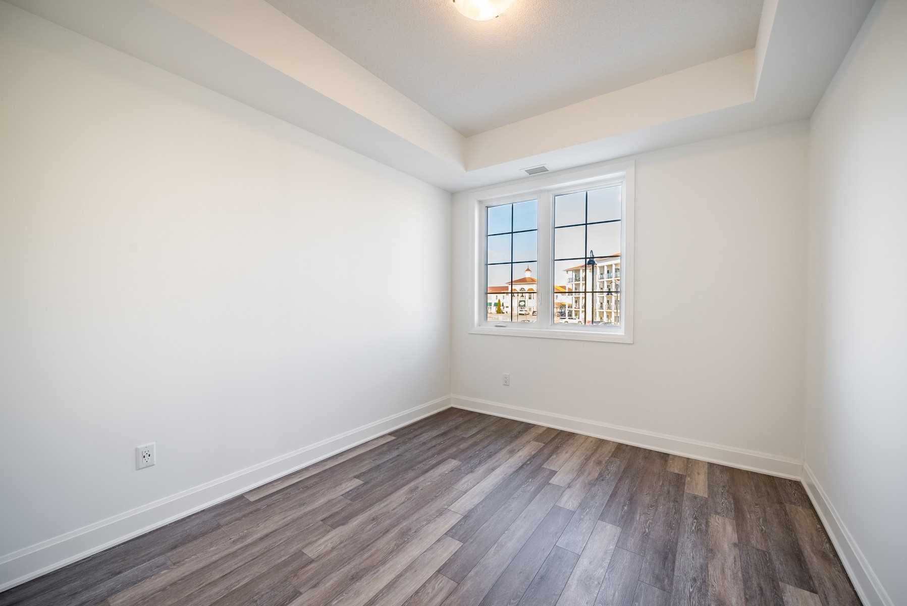 50 Lakebreeze Drive, #222
