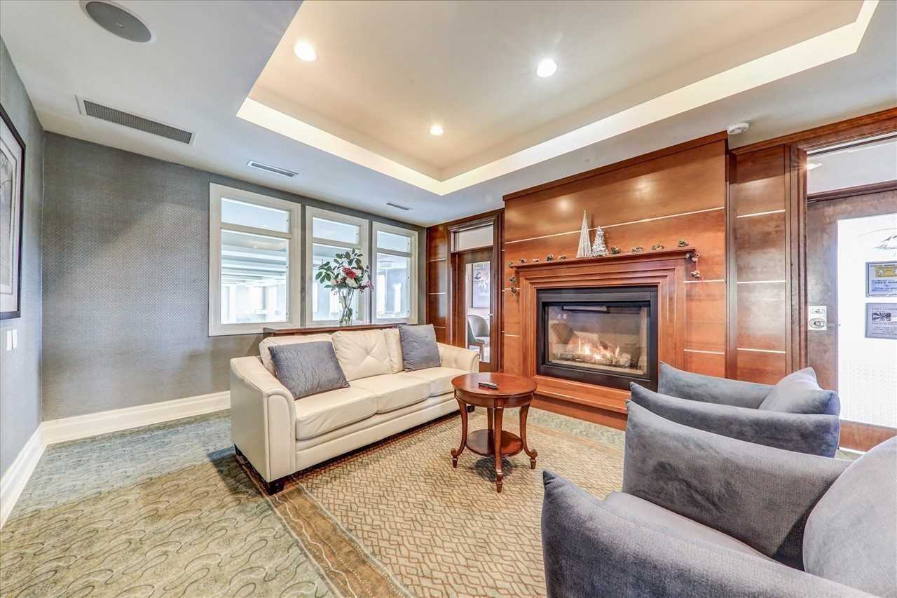 50 Lakebreeze Drive, #222