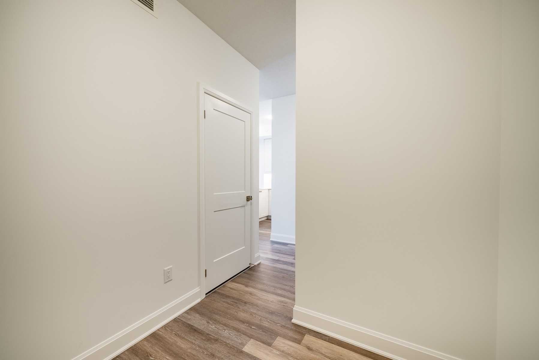 50 Lakebreeze Drive, #222