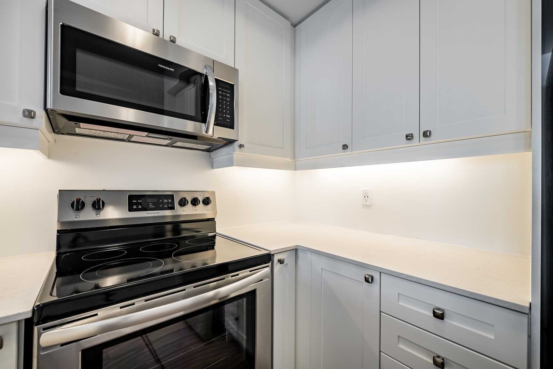 50 Lakebreeze Drive, #222