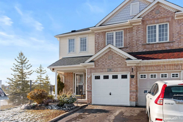 28 Hinsley Cres, Ajax