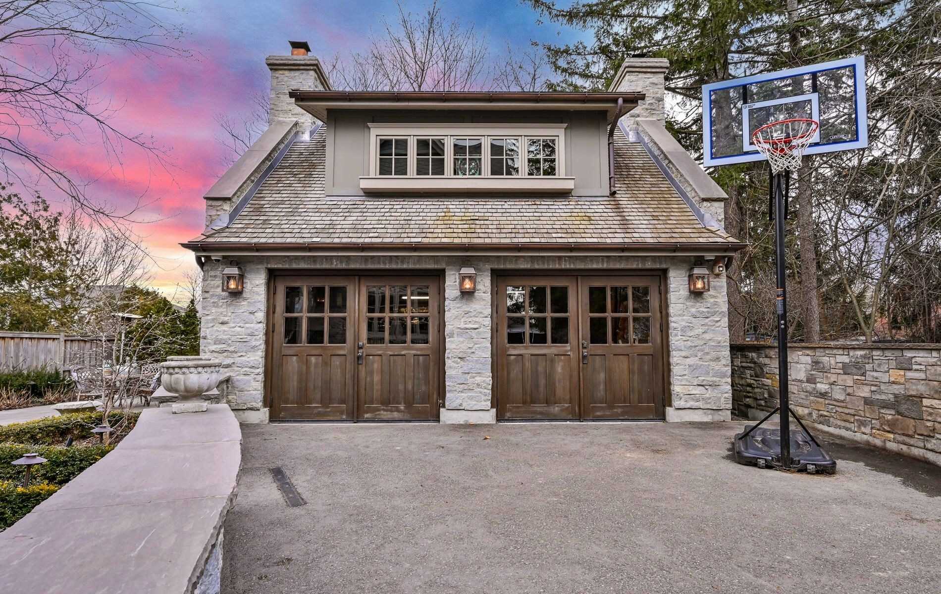 505 King St, Whitby