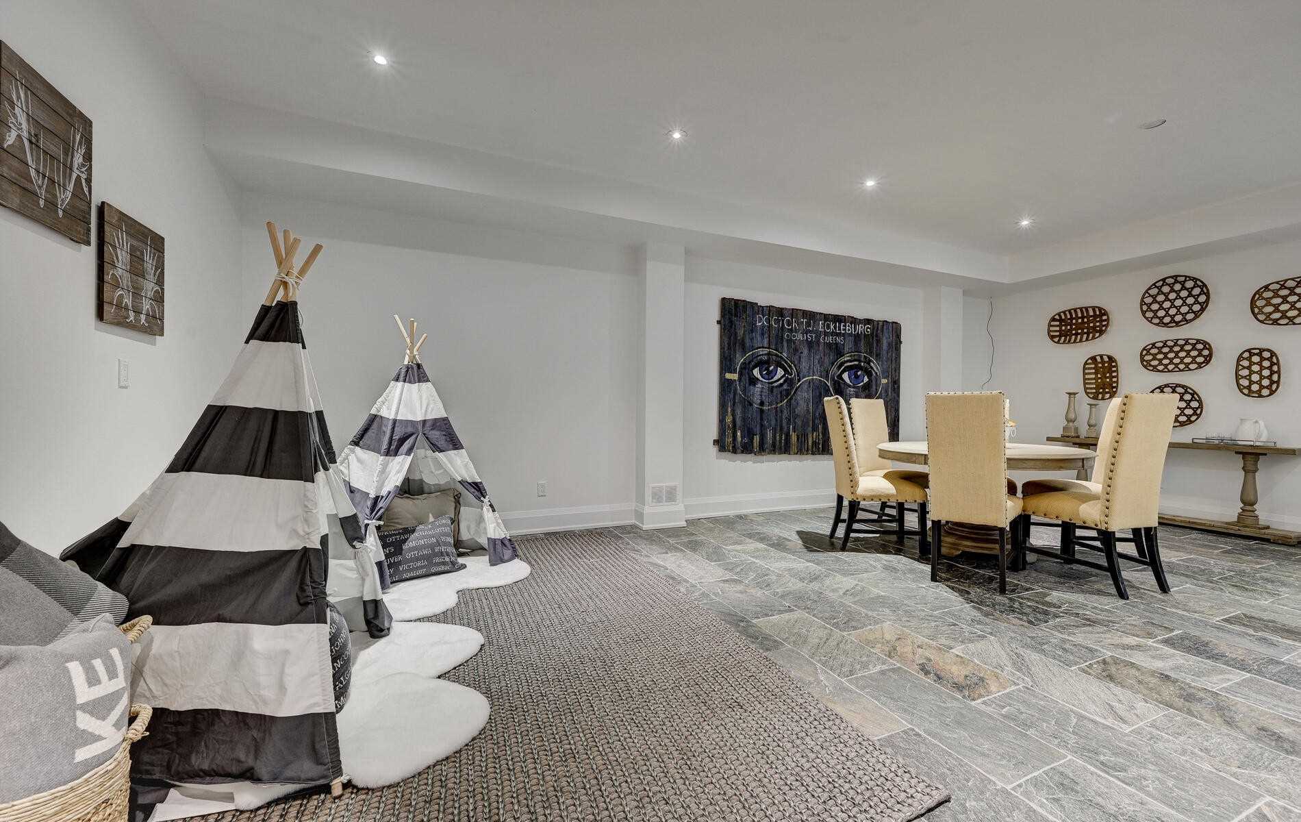 505 King St, Whitby