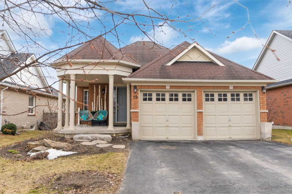 19 Hockley Ave, Clarington