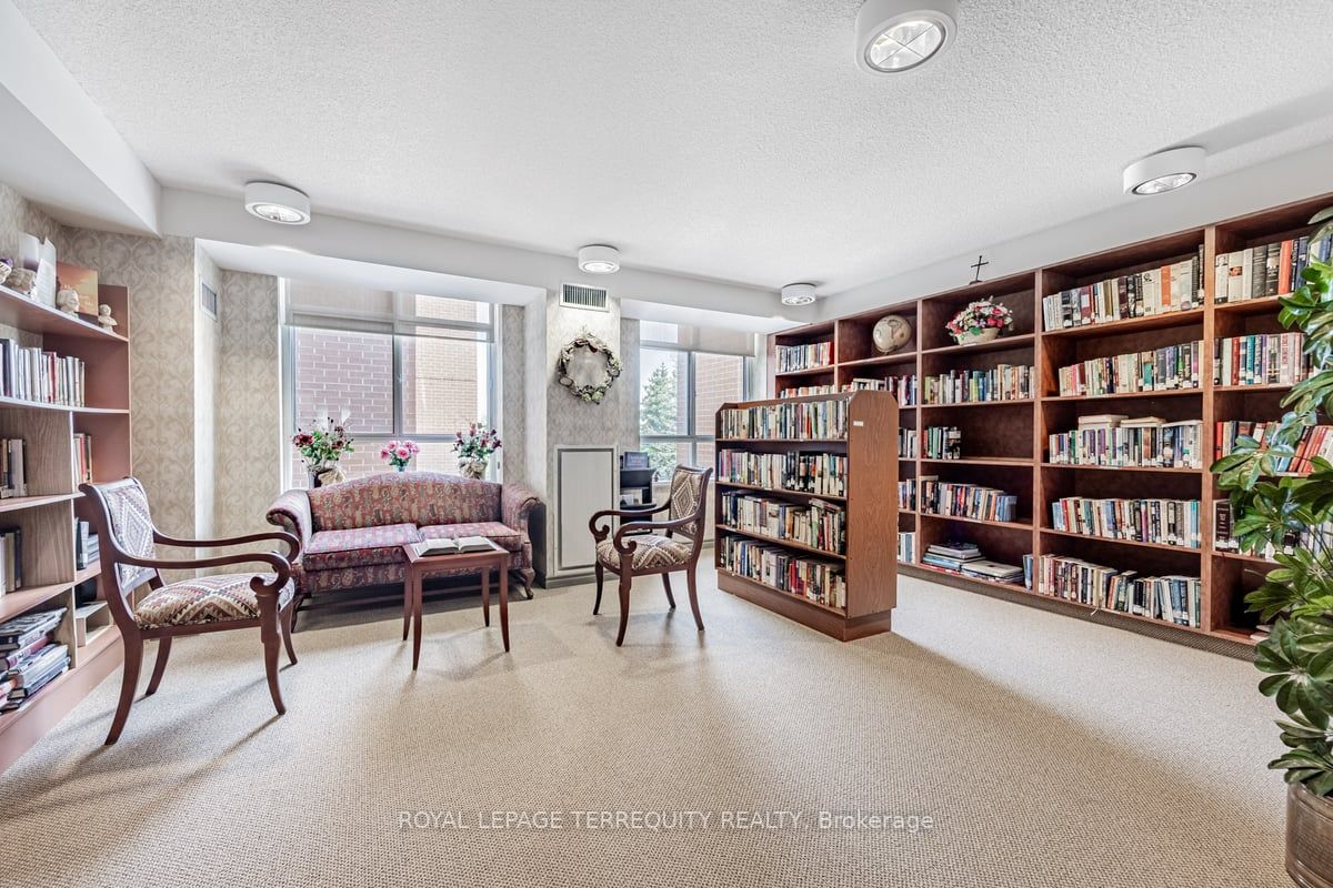 115 Bonis Ave, #316