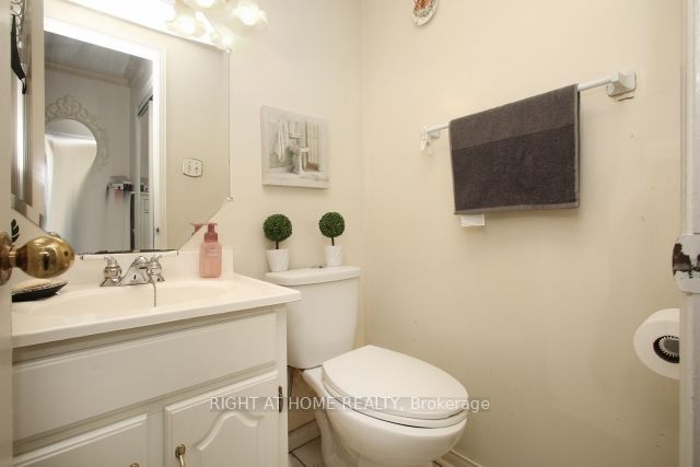 1031 Midland Ave, #11