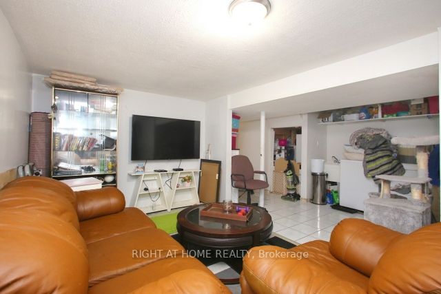 1031 Midland Ave, #11