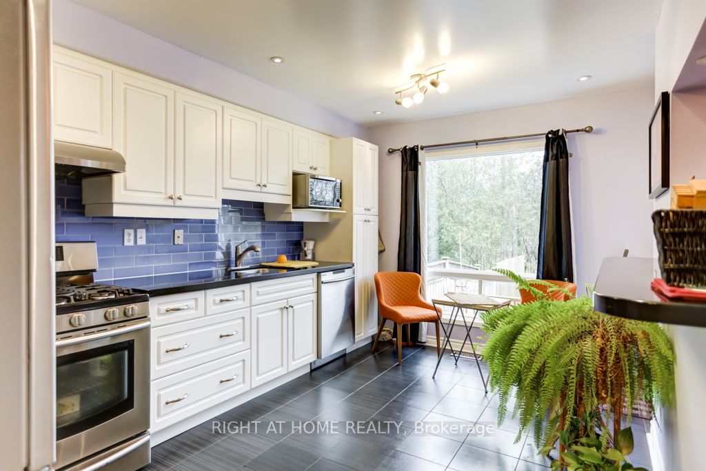 165 Rouge Forest Cres E