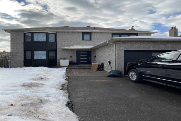 43 Bellwood Dr, Whitby
