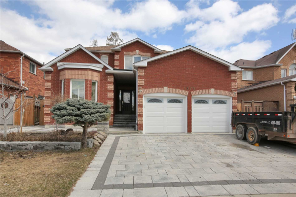 1575 Oakburn St, Pickering