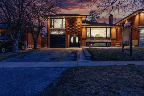 79 Banmoor Blvd, Toronto