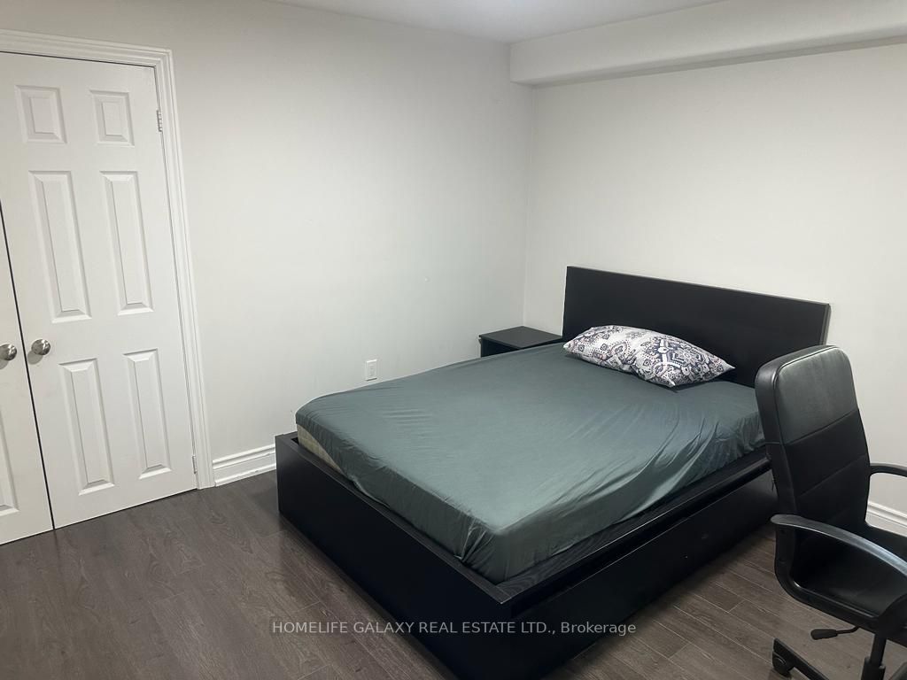 1 Norvalley Crt S