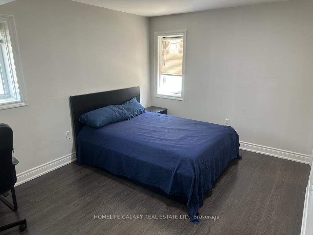 1 Norvalley Crt S
