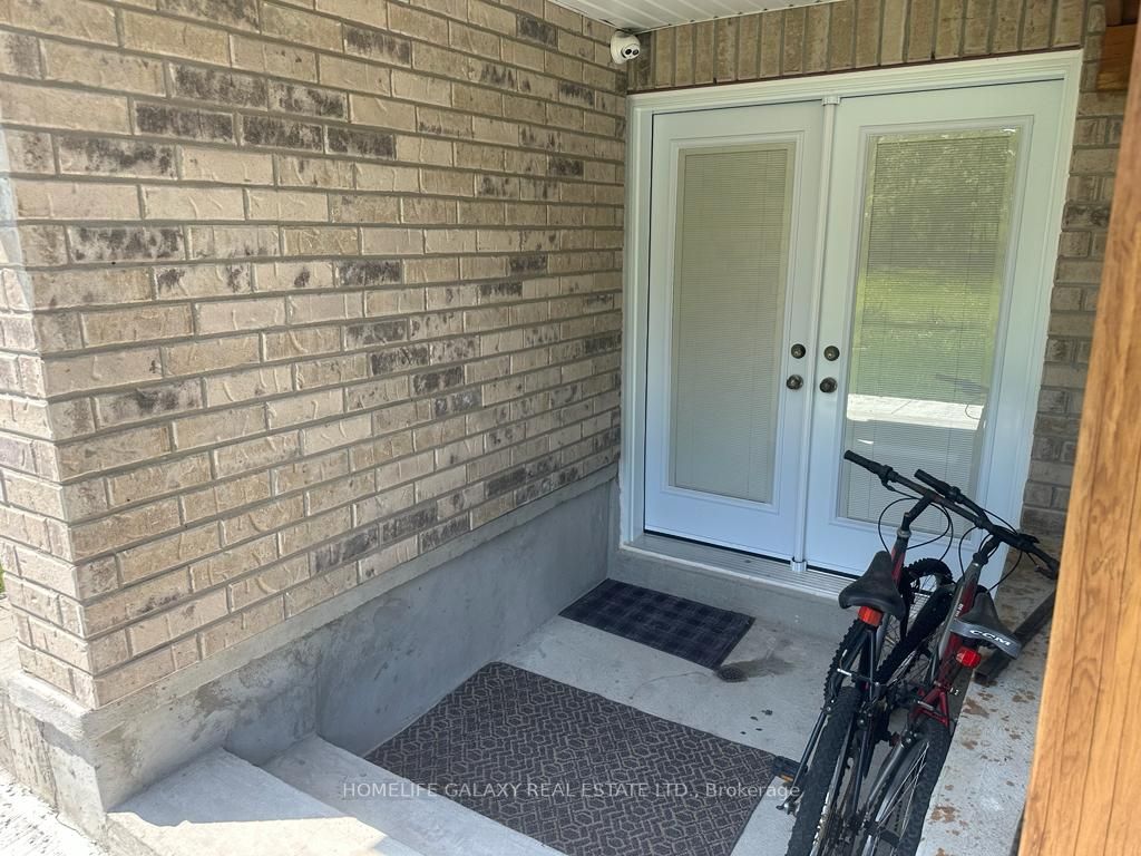 1 Norvalley Crt S