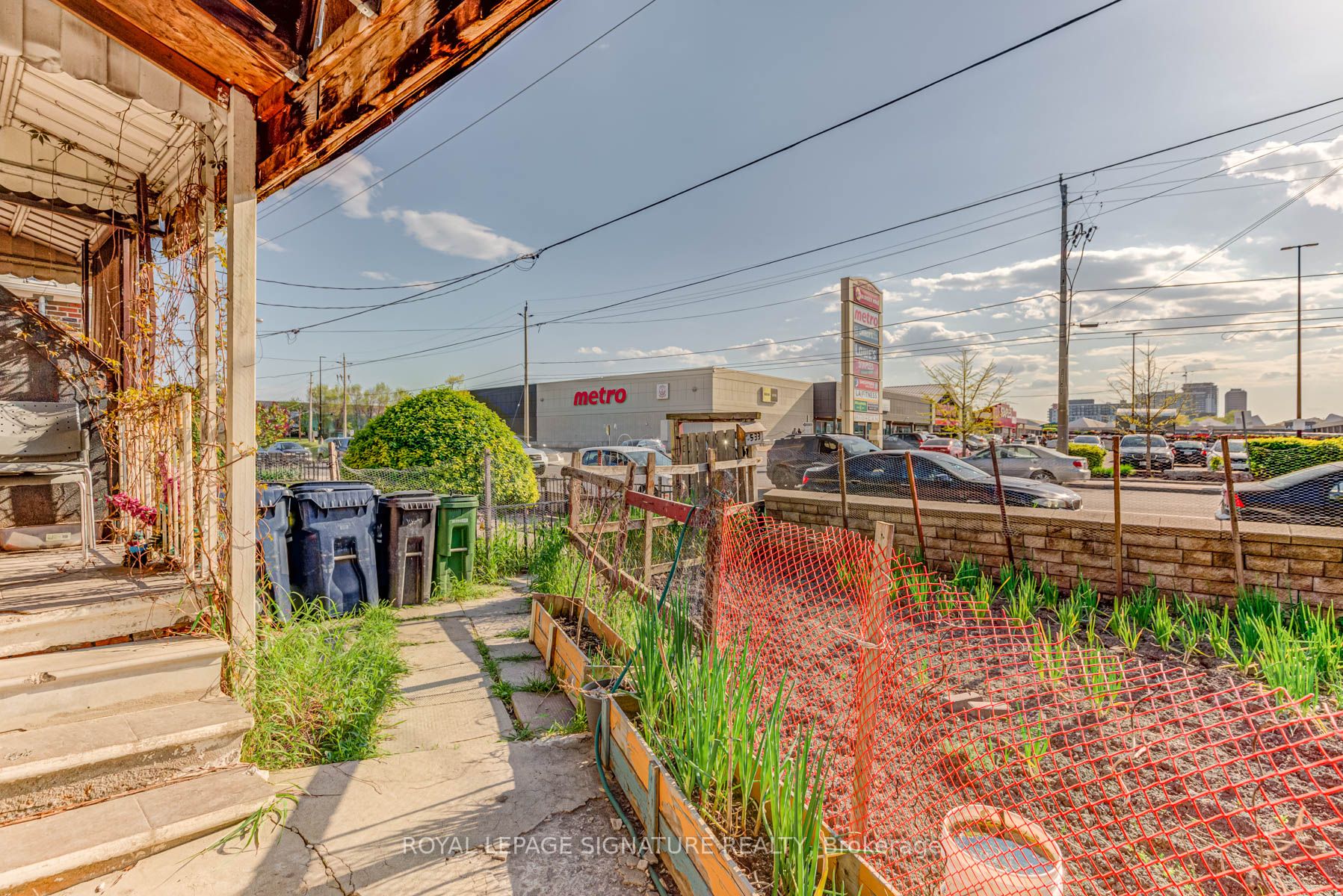 533 Victoria Pk Ave