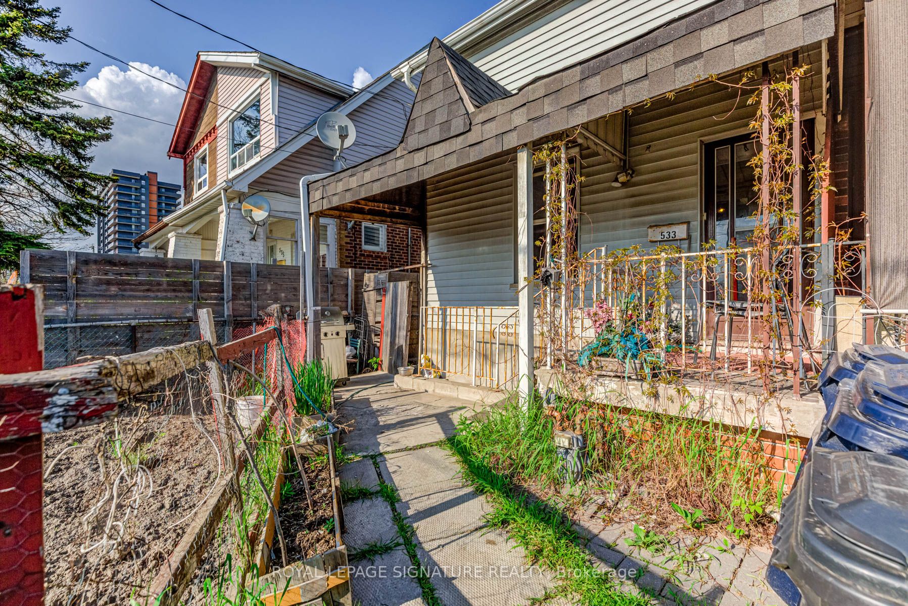 533 Victoria Pk Ave