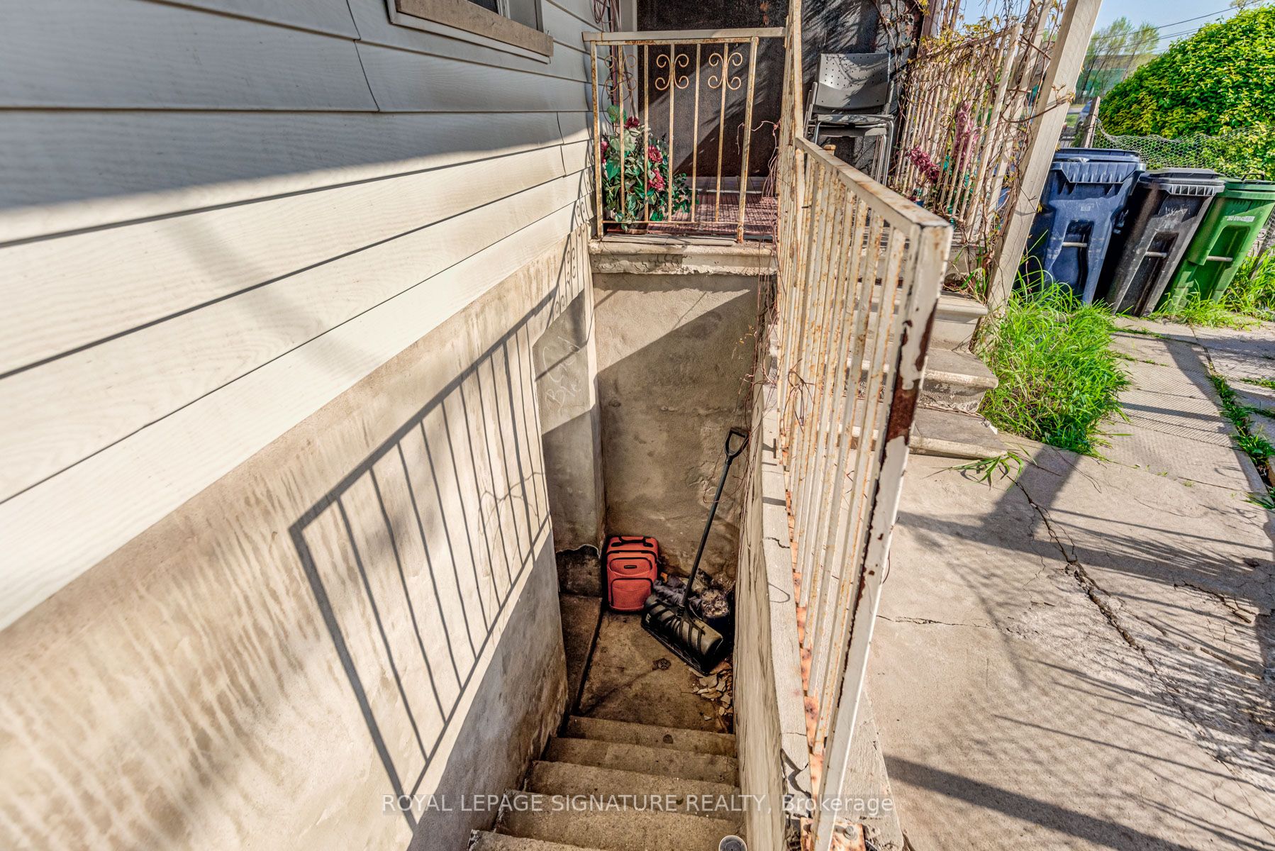 533 Victoria Pk Ave