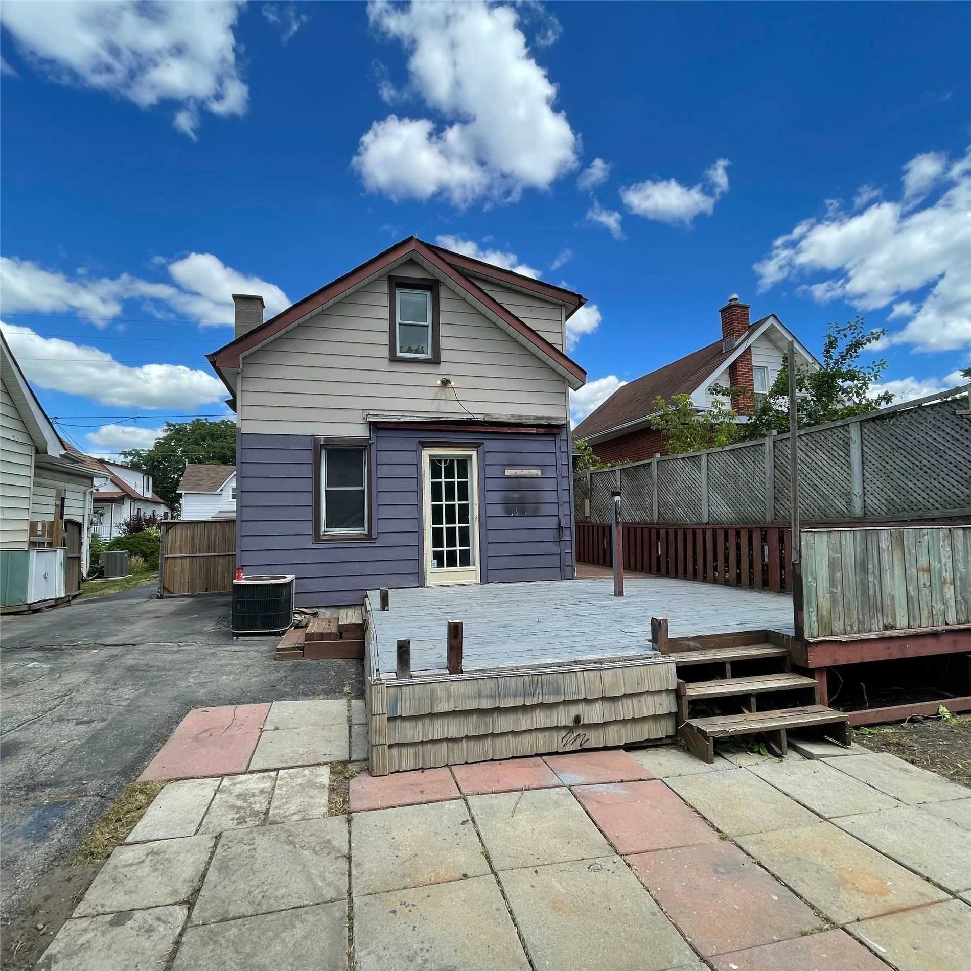 324 French Street