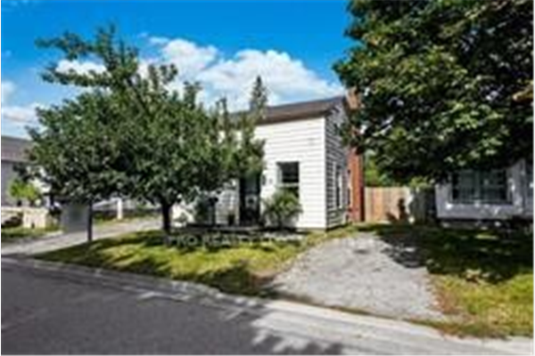 18 Whiting Ave, Oshawa