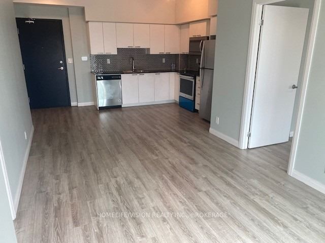 2150 Lawrence Avenue E, #905