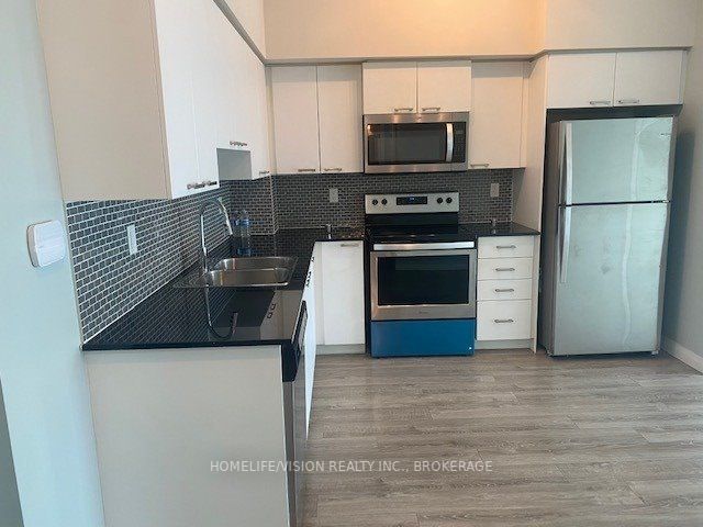 2150 Lawrence Avenue E, #905